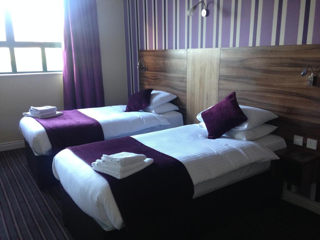 Mourne Country Hotel Ньюрі Екстер'єр фото