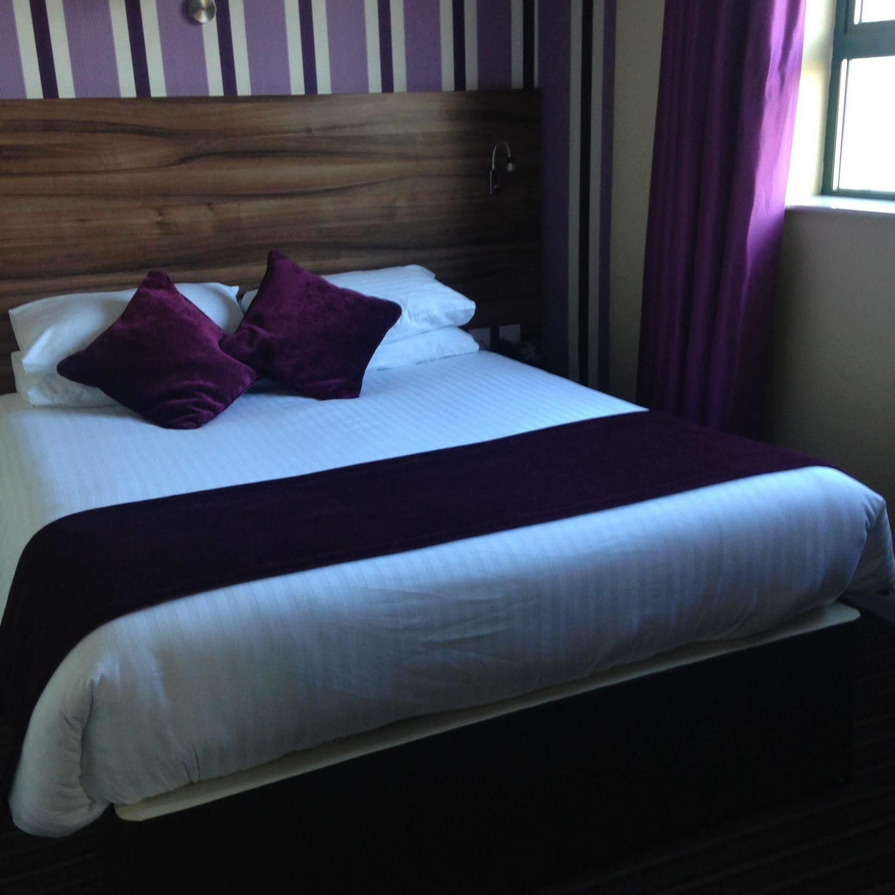 Mourne Country Hotel Ньюрі Екстер'єр фото