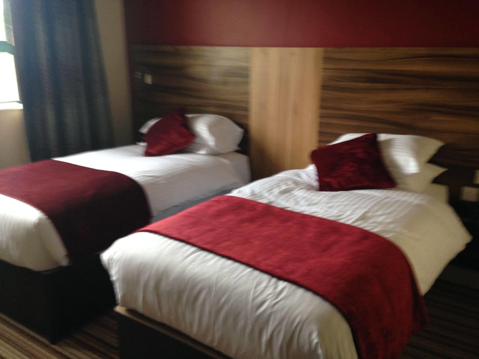 Mourne Country Hotel Ньюрі Екстер'єр фото